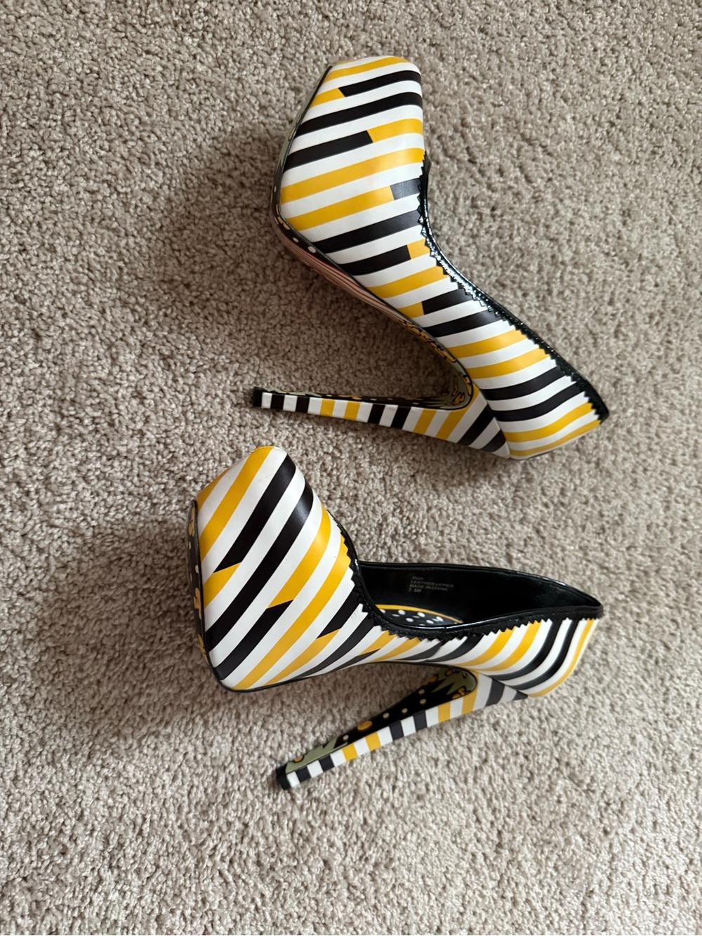 Taylor Says: 5-inch Pumps - Picture 6 of 7